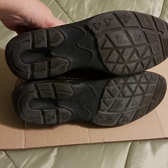 Johnston & Murphy Mens size 11m, brown leather - Picture 3 of 6